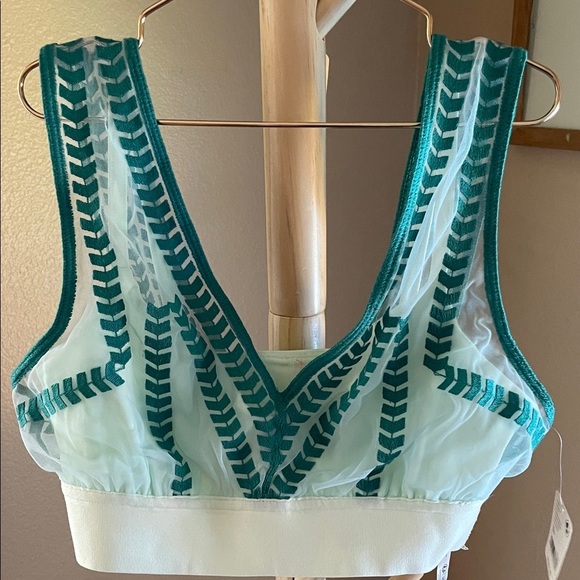 Free People Desert Renegade sports bra - Picture 7 of 8